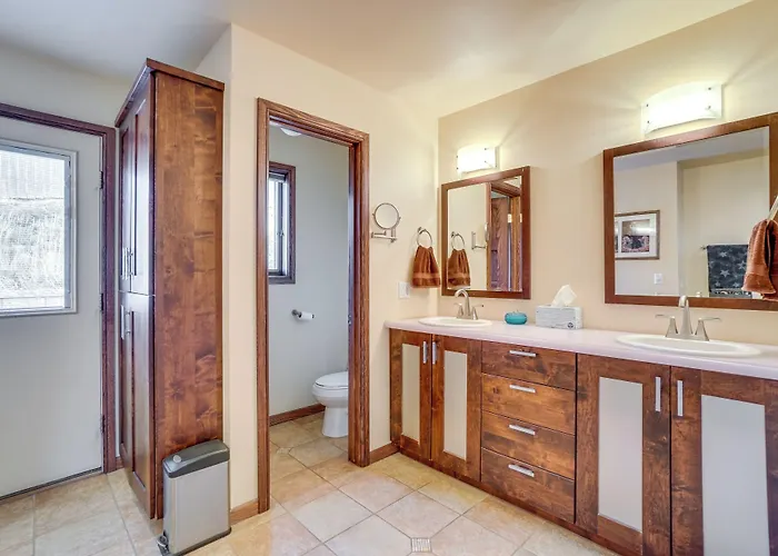 Сasa de vacaciones Upscale W/ Hot Tub & Patio! *