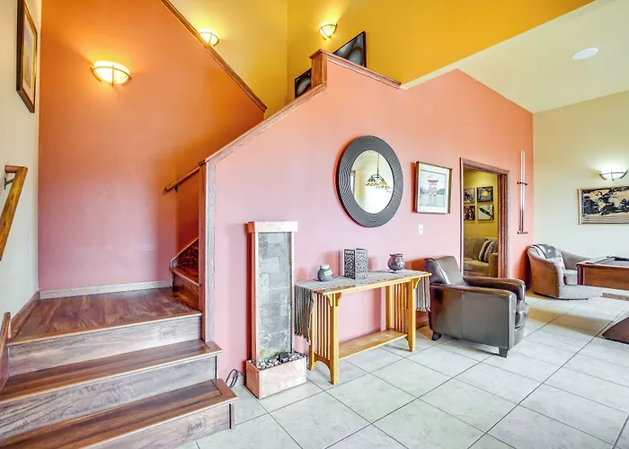 Сasa de vacaciones Upscale W/ Hot Tub & Patio! *